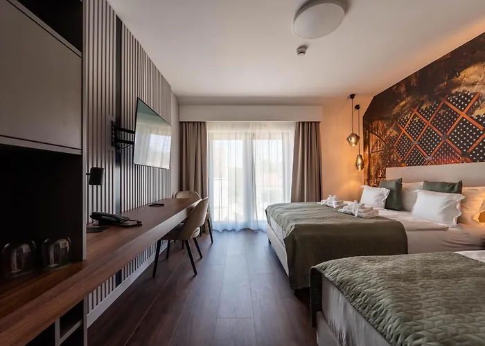Rokusfalvy Borhotel Es Fogado