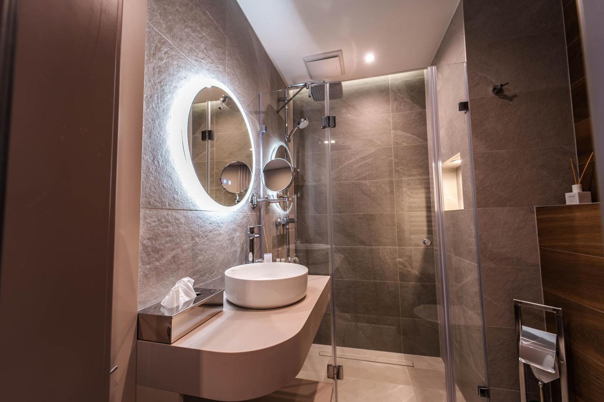 Rokusfalvy Borhotel Es Fogado