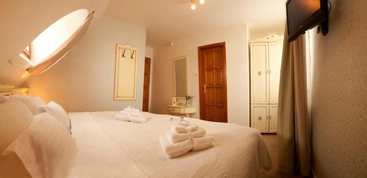 Rokusfalvy Borhotel Es Fogado Etyek